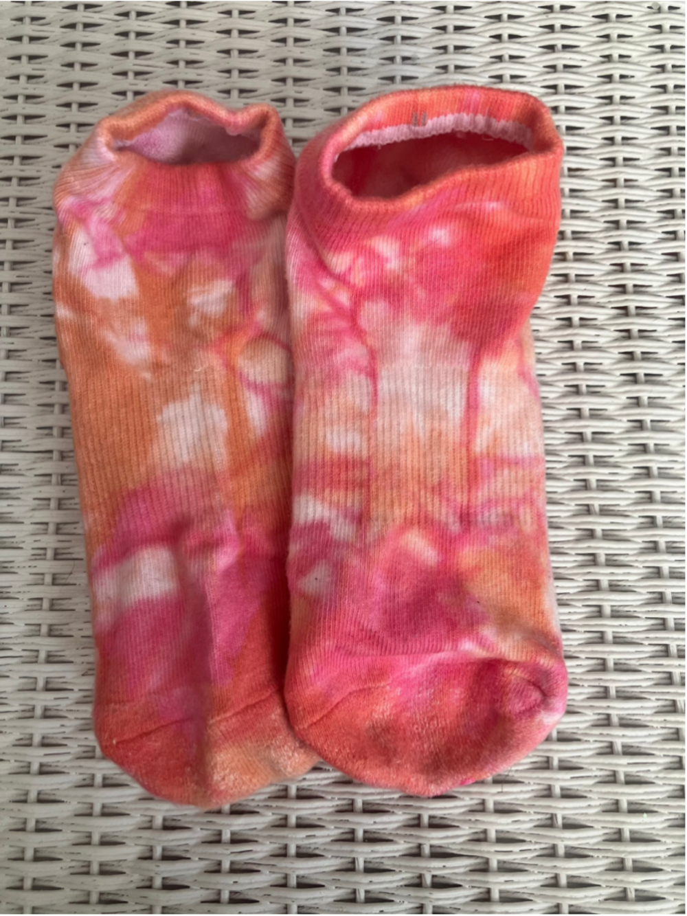 Y2K Vibe Pink & Orange Tie-Dye Ankle Socks